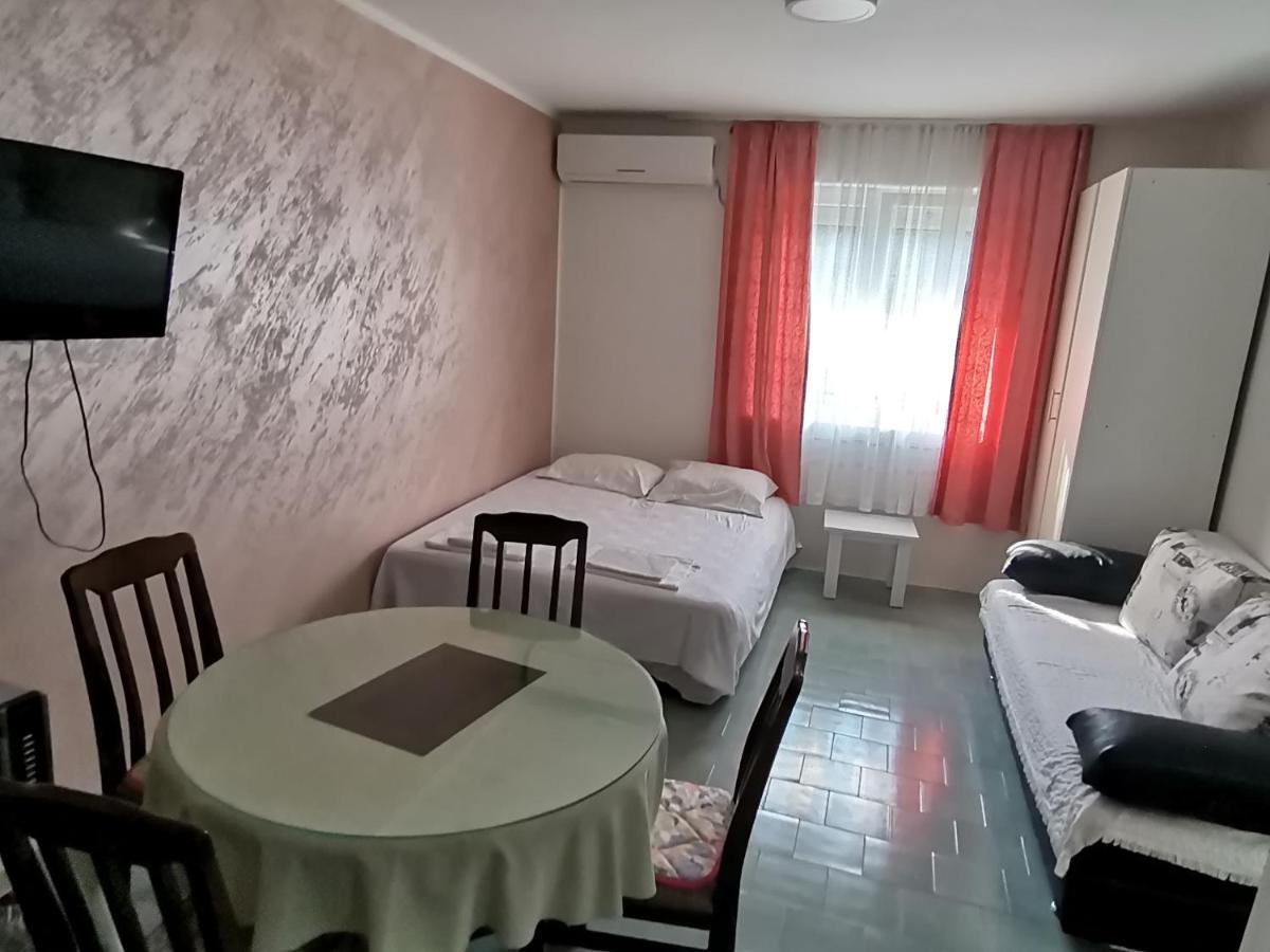 Apartments Stevanovic บาร์ ภายนอก รูปภาพ