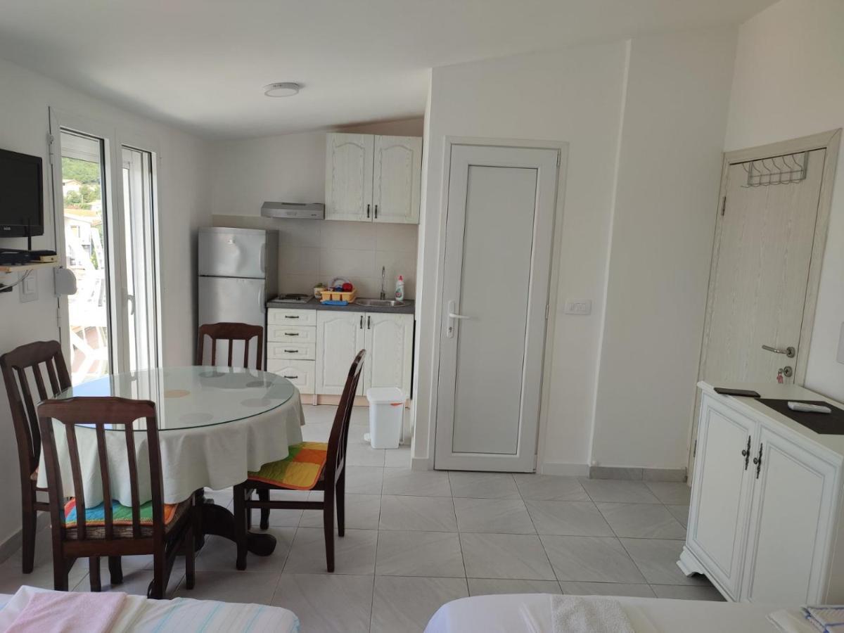 Apartments Stevanovic บาร์ ภายนอก รูปภาพ