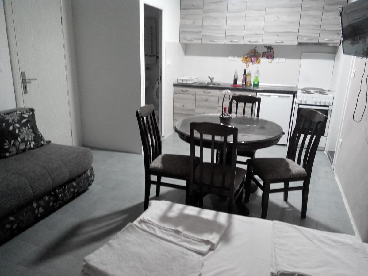 Apartments Stevanovic บาร์ ภายนอก รูปภาพ